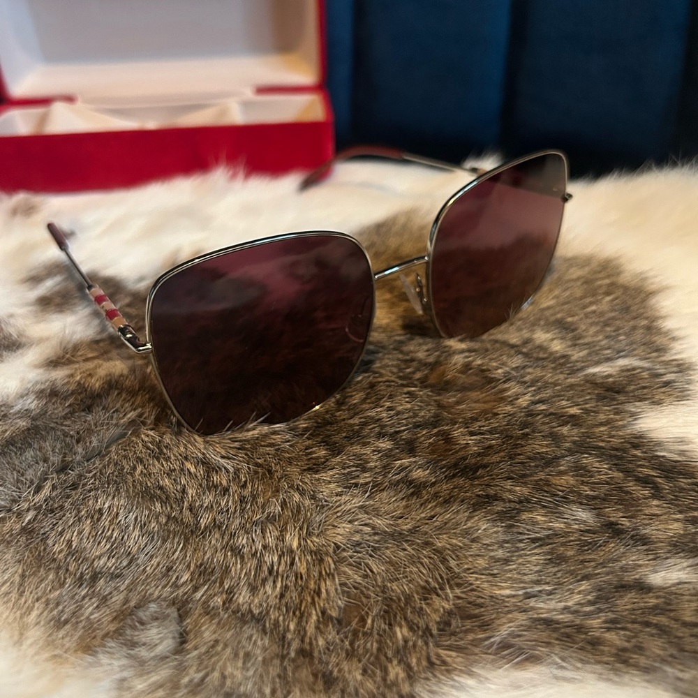 Carolina Herrera Silver Sunglasses Modern Design